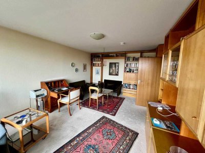 Lichtdurchflutete 3-Zimmer-Wohnung mit Alpenblick, großem Südwestbalkon und Tiefgarage in Augsburg
