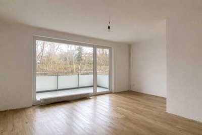 Helle, strandnahe Erdgeschosswohnung mit großzügigem Balkon, frisch renoviert