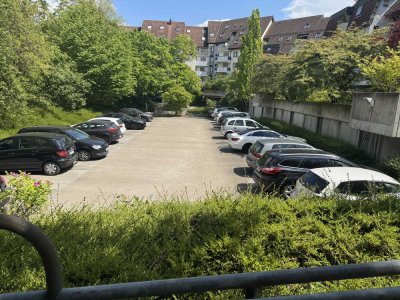 Geschmackvolle, sanierte 3,5-Zimmer-Erdgeschosswohnung mit geh. Innenausstattung mit Terasse und EBK
