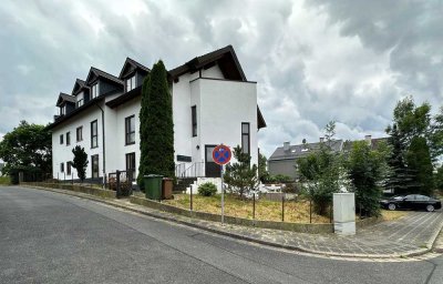 Provisionsfrei & große Westterrasse im Grünen! Modernisierte 2,5-Zimmer-Wohnung mit ca. 76,7 qm