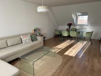 Helle Sanierte 3 Zimmer DG Wohnung