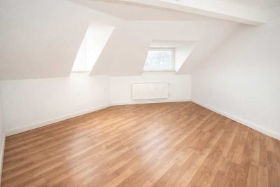 Charmante 5-Zimmer Dachgeschosswohnung in Hofs Innenstadt
