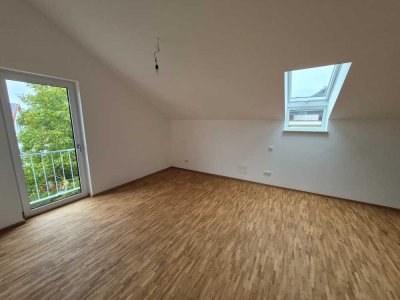 Erstbezug!!  Moderne 2-Zimmer Dachgeschosswohnung mit Balkon in Regensburg