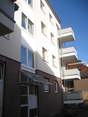 TOP! Kleefeld nähe der Eilenriede - 4 Zi.-Whg, Parkett, EBK, Wannenbad mit Fenster