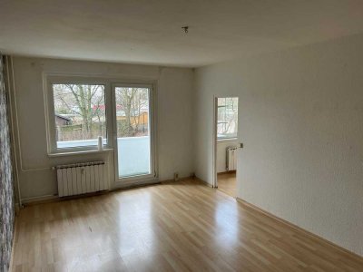 Exklusive 2-Zimmer-Hochparterre-Wohnung mit Balkon und EBK in Berlin Johannisthal (Treptow)