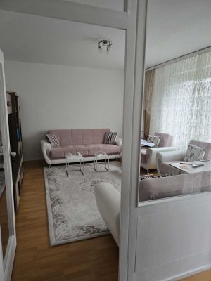 Helle 2-Zimmer-Wohnung in Eschborn mit Parkplatz