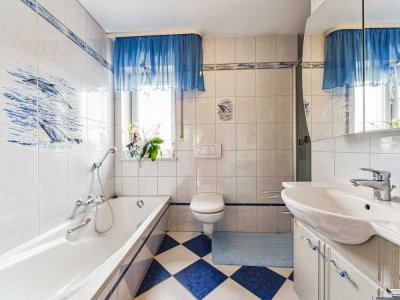 Zweifamilienhaus mit 6-Zimmer Haus in Neumarkt Sankt Veit zu vermieten. WF: 131m² Von privat.