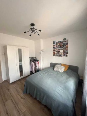 Ansprechende 2-Zimmer-Wohnung mit gehobener Innenausstattung mit Einbauküche in Langen (Hessen)