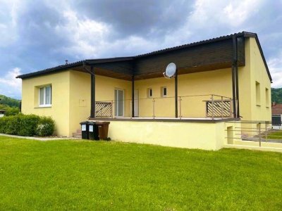 Freistehender Bungalow auf großem Grundstück!