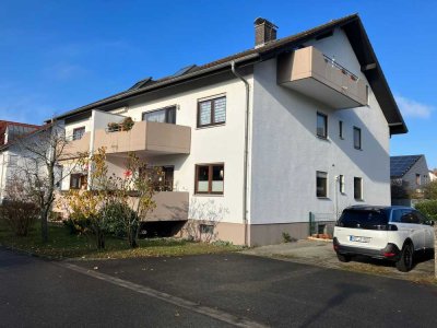 Sonnige, renovierte 3,5-Zimmer-Wohnung mit Balkon in Walldorf