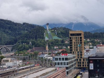 3,6% Rendite! VERMIETETE Wohnung in zentraler Lage mit traumhaftem Ausblick