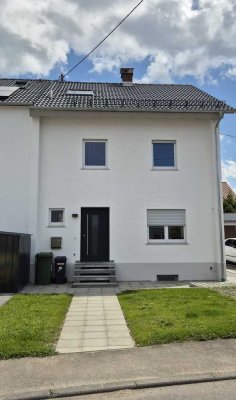 Doppelhaushälfte mit gehobener Innenausstattung und EBK in Bad Saulgau