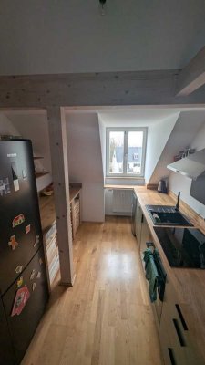BEFRISTET: Helle, geräumige 3-Zi-Whg zur Untermiete von 07/26-11/26