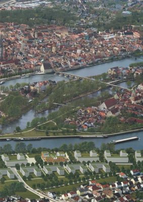 Lichtdurchflutet "2-Zimmerwohnung im EG inkl. EBK" in Regensburg!