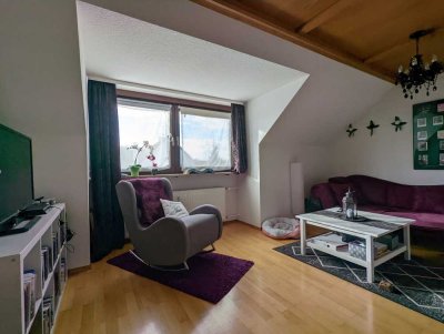 Gepflegte 2-Zimmer-Wohnung mit Einbauküche in Blumenstraße, Moorenweis