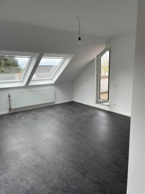 2-Zimmer-Wohnung mit EBK, Dachterrasse + Außenstellplatz -KL-Erlenbach