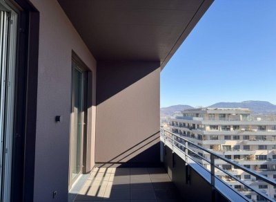 Schloßbergblick, Weitblick und Sauna – Hochwertige 2-Zimmer-Wohnung im 19. Obergeschoß