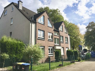 Neuwertige  5 Zimmer Maisonette-Wohnung mit Balkon, Keller und Garage in Gelsenkirchen Rothausen