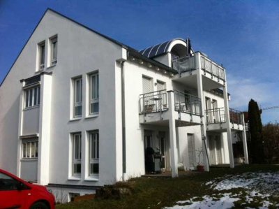 Gepflegte 3,5-Raum-DG-Wohnung mit Einbauküche in Reutlingen