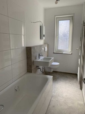 Umfangreich sanierte 3. Zi.-Whg. mit Balkon in Neudorf