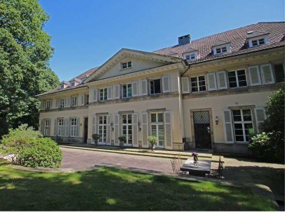 Stilvolle 2-Zimmer-Wohnung in historischem Ambiente im Briller Viertel