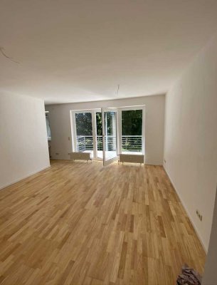 Provisionsfrei – Freie 2-Zi Wohnung mit Balkon und Tiefgaragenstellplatz in Niendorf/ Eimsbüttel
