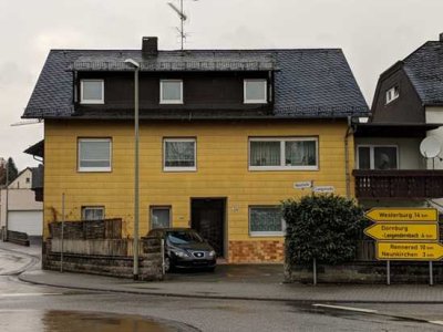 Schönes und gepflegtes 9-Zimmer- Zwei bzw. Einfamilienhaus zum Kauf in Waldbrunn (WW)