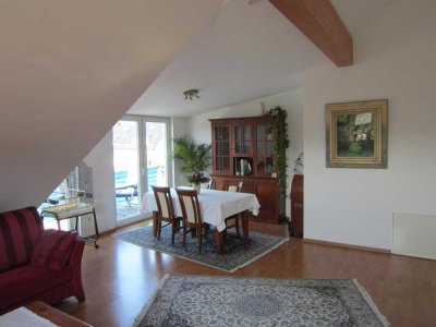 Hausmarke Immobilien - Goßzügige Eigentumswohnung mit schönem Balkon in einer zentralen Lage
