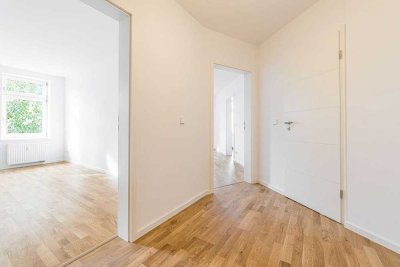 Frisch renoviert & hell – 2 Zimmer mit stilvollem Duschbad