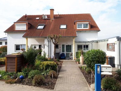 Lichtdurchflutete DHH mit Einliegerwohnung/Büroraum in ruhiger Lage in Nieder-Olm