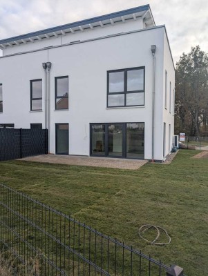 Erstbezug -203 qm- Wohn-/Nutzfläche - luxuriöse 5-Zimmer Doppelhaushälfte im Rousseaupark