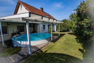 Großzügiges Einfamilienhaus mit Einliegerwohnung oder gewerblicher Einheit in Iserlohn