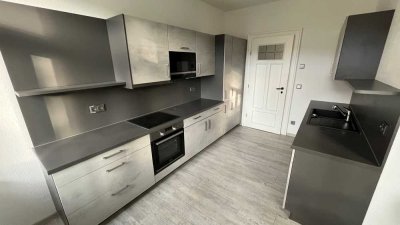super-4-Zi.-Whg. mit Balkon, Garage, hochwertige Einbauküche, Stellplatz, Grillplatz