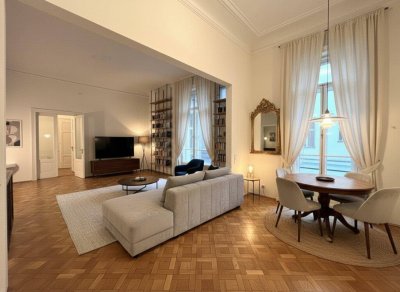 Altbaujuwel! Wunderschöne 4-Zimmer Wohnung mit Loggia, Balkon + 2 Bädern!