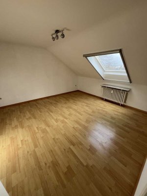 Helle-Attraktive-Dachgeschosswohnung in Hildesheim