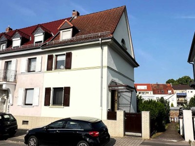 Stilvolles Reihenendhaus mit gepflegtem Garten mit Südwestausrichtung, in ruhiger und beliebter Wohn