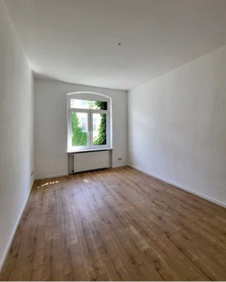 **Familienwohnung zum Wohlfühlen** 3-Zimmerwohnung +  ruhige Hinterhoflage + Balkon + EBK - Option!