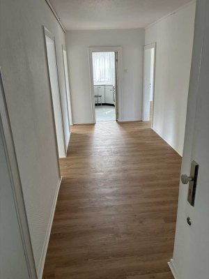5-Zimmer Wohnung mit EBK und Gartenmitbenutzung in Langenhagen