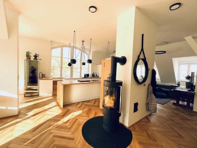 Kernsaniert & luxuriös: Exklusive 4-Zimmer-Dachgeschosswohnung mit Lift, TG-Platz am Maßmannpark