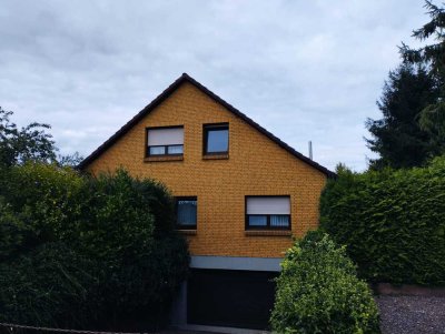 Gepflegtes Zweifamilienhaus mit Nießbrauch zu verkaufen– Kapitalanlage zum abgezinsten Kaufpreis