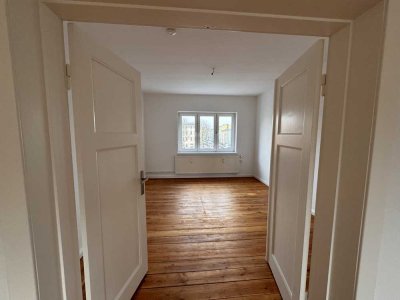 KTV: wunderschöne 3-Raum-Altbauwohnung mit Südbalkon