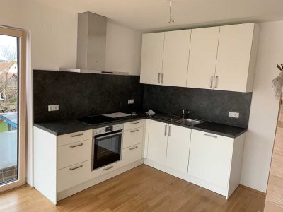 Stilvolle, neuwertige 3-Zimmer-Wohnung mit geh. Innenausstattung mit Balkon und EBK in Beimerstetten