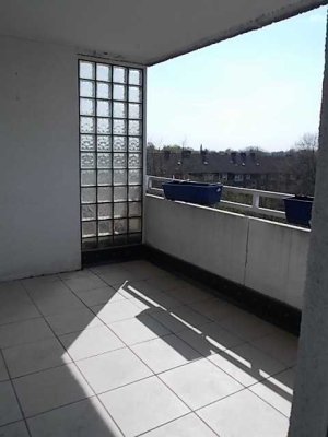 Moderne 2,5 Zi-Wohnung mit großem Balkon !