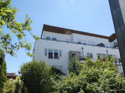 Stilvolle, vollst. renovierte 3-Raum-Penthouse-Wohnung mit geh. Innenausstattung mit EBK