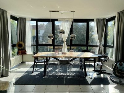 Attraktive, helle 3 ZKB-Wohnung mit neuw. EBK, Wintergarten und Garage in Süd-West-Lage