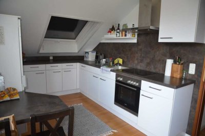 Gundelsheim: schöne 3-Zi.-DG-Wohnung mit Balkon