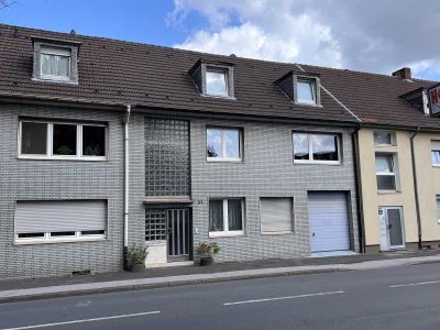 Helle 2,5-Zimmer-Wohnung mit großem Balkon und Rheinblick zu vermieten