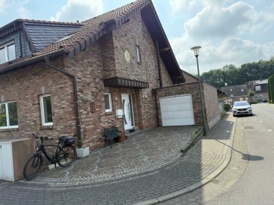 „Fast wie neu: Doppelhaushälfte mit Garage & Garten in Alsdorf/Hoengen“