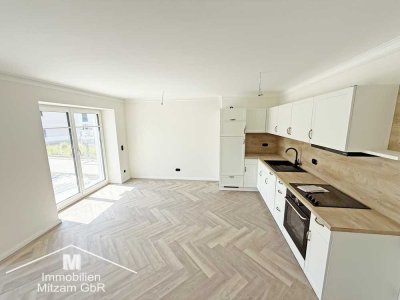 "Schmidl Villa": 2,5-Zimmer-Whg-Hochparterre im sanierten Altbau mit EBK u. Carport in Top Lage
