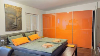 Luxuriöses 2-Zimmer Penthouse Vollauslastung mit Balkon in Köln-Marienburg